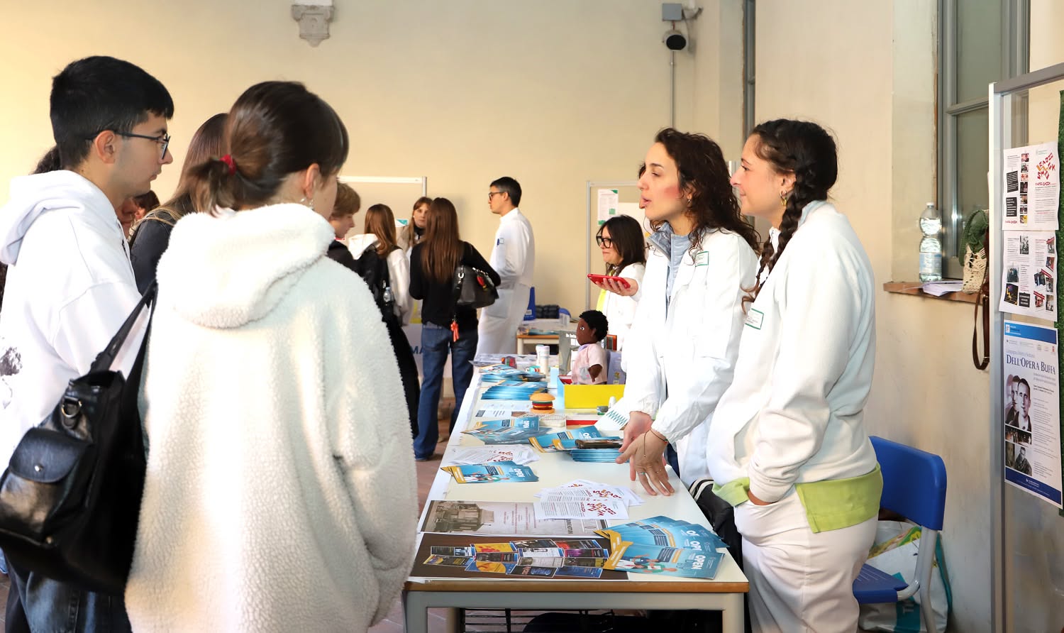 stand con studenti